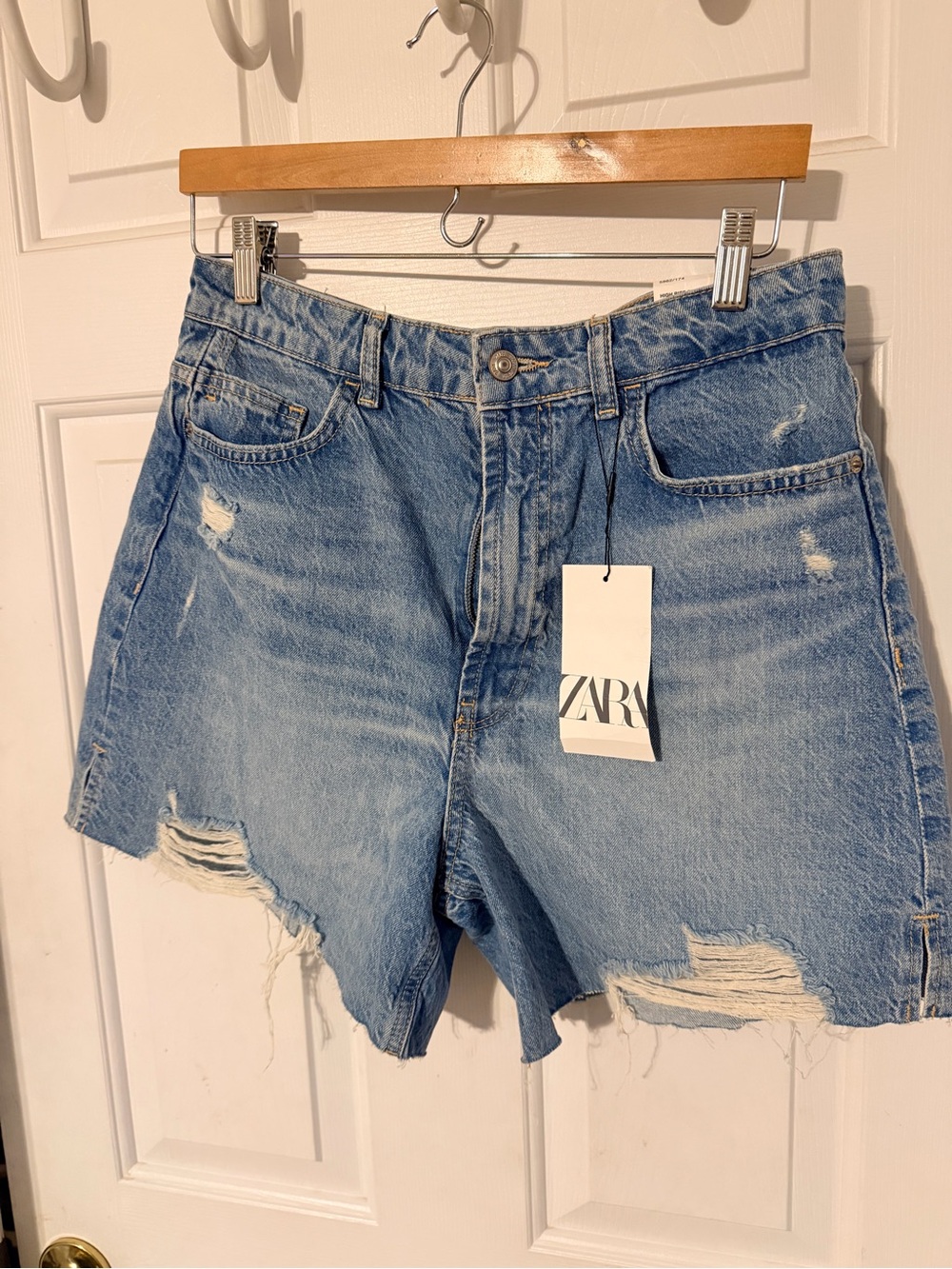 Zara High Rise Rigid Distressed Denim Shorts – Size 10 – NWT